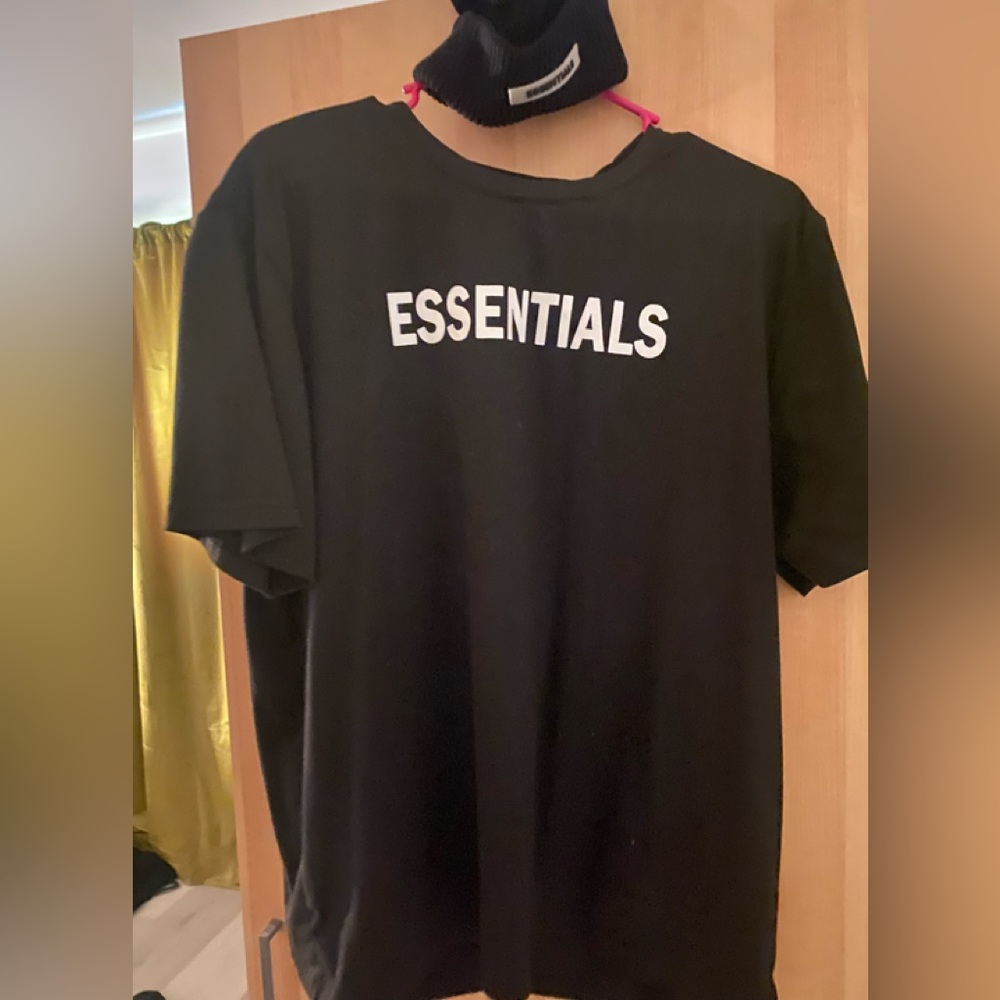 Essentials tee and hat